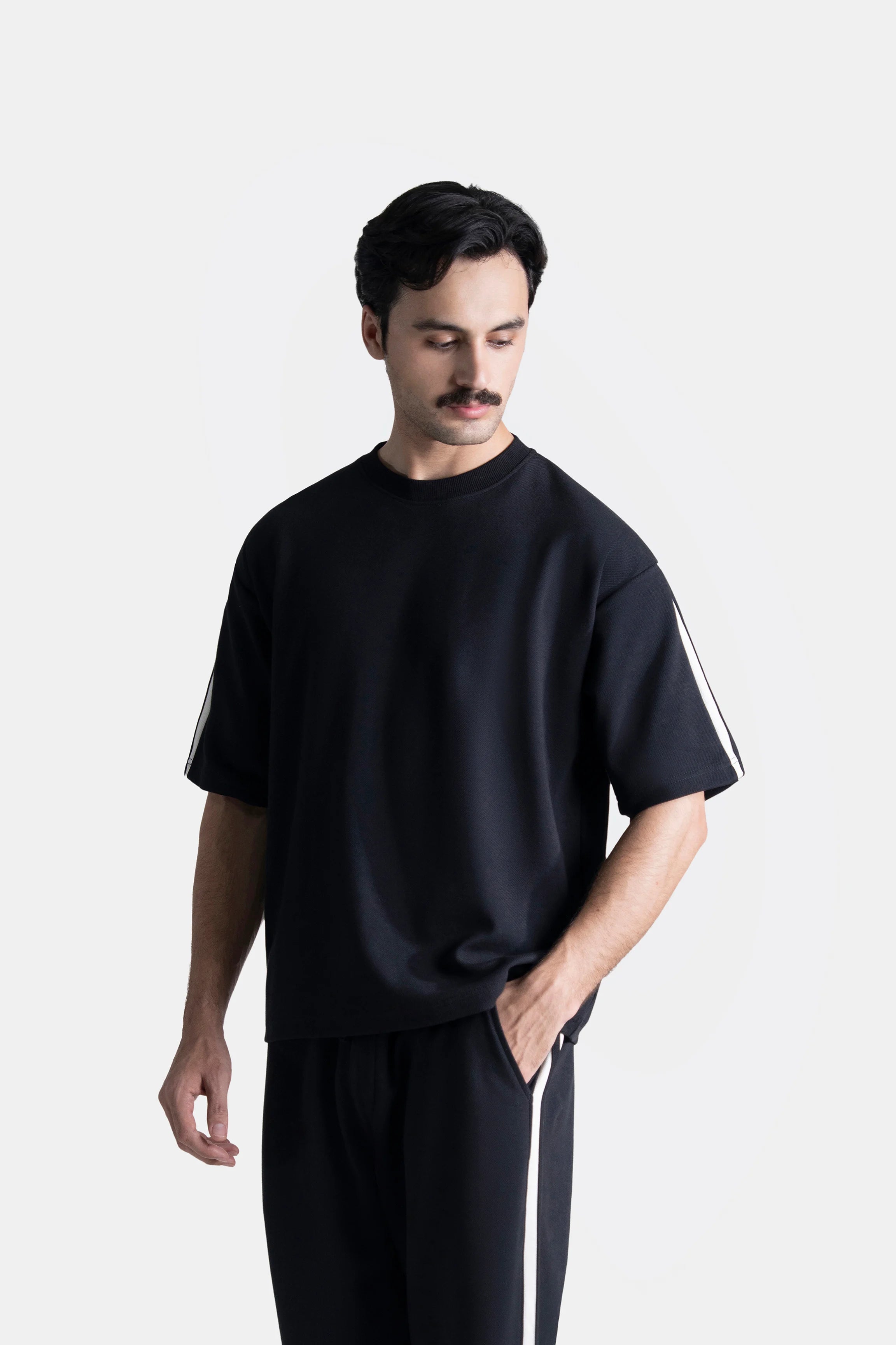 OVERSIZE T SHIRT  BLACK