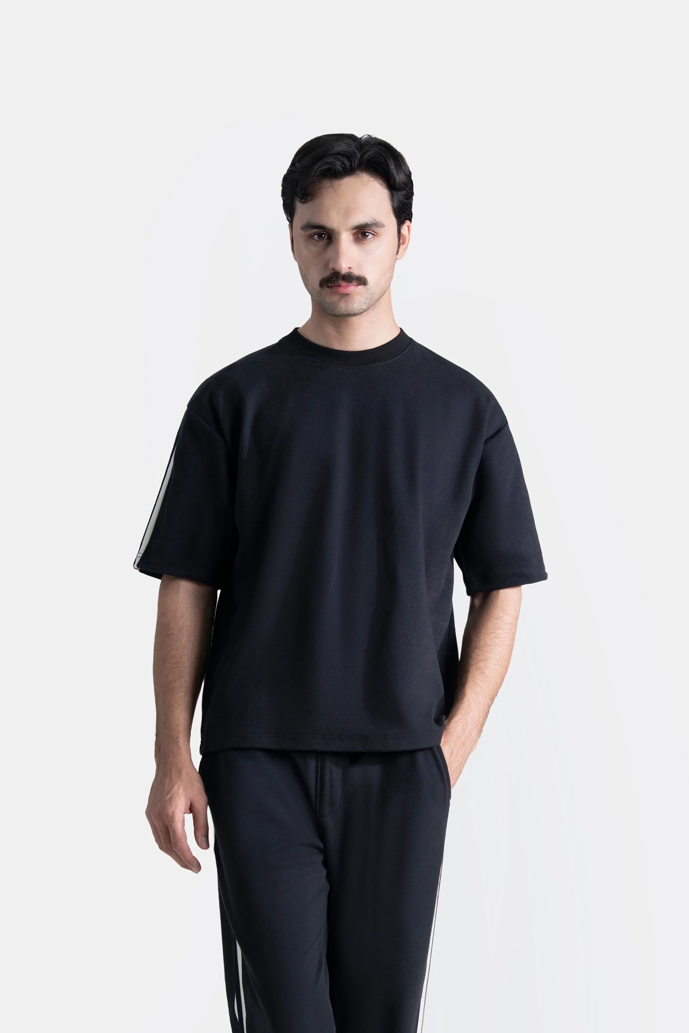 OVERSIZE T SHIRT  BLACK