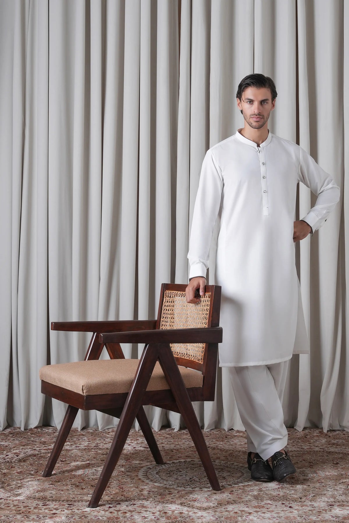 White men's kameez shalwar set: long tunic with mandarin collar and button front