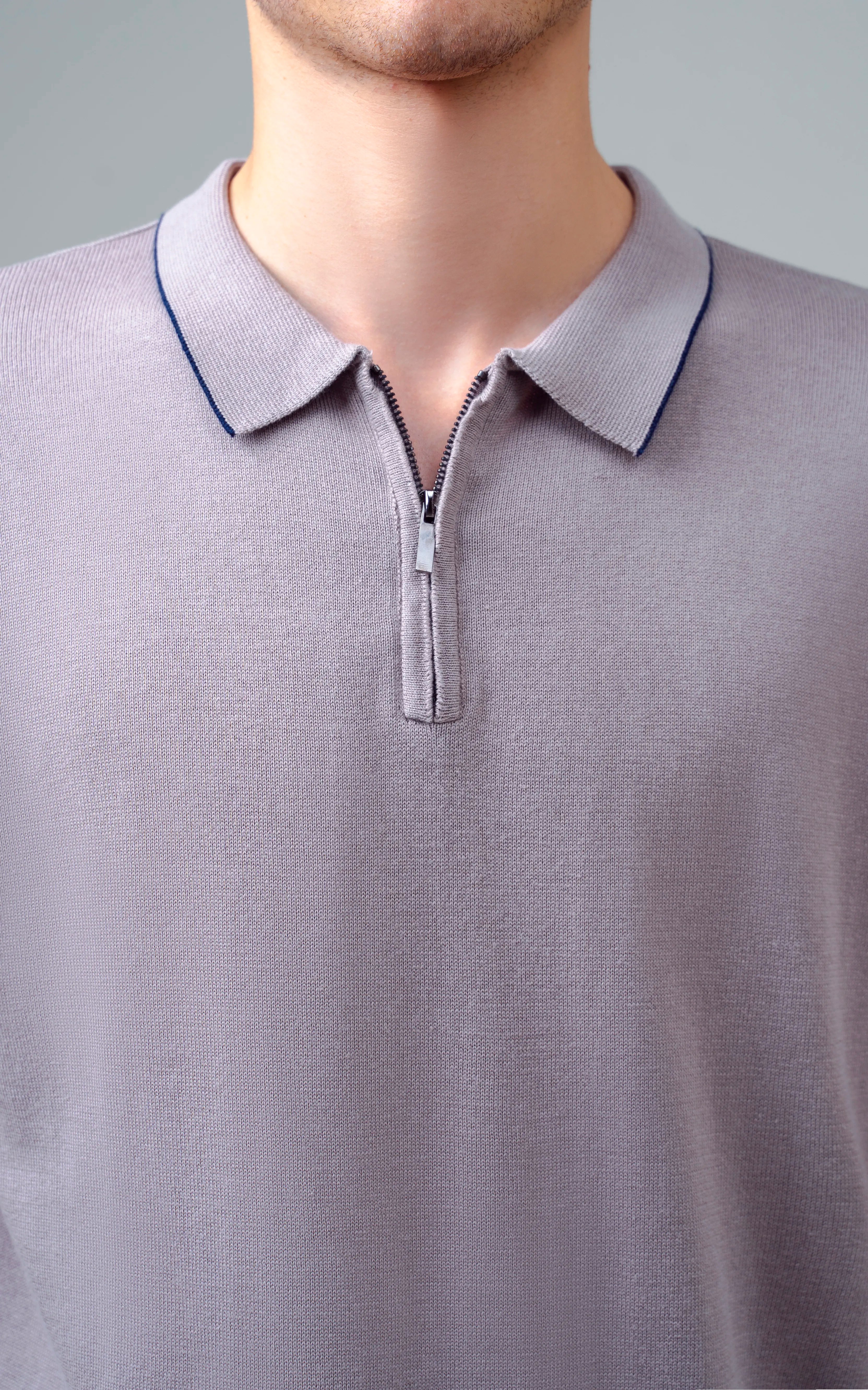 KNITTED TIPPING COLLAR ZIP POLO SHIRT ALMOND
