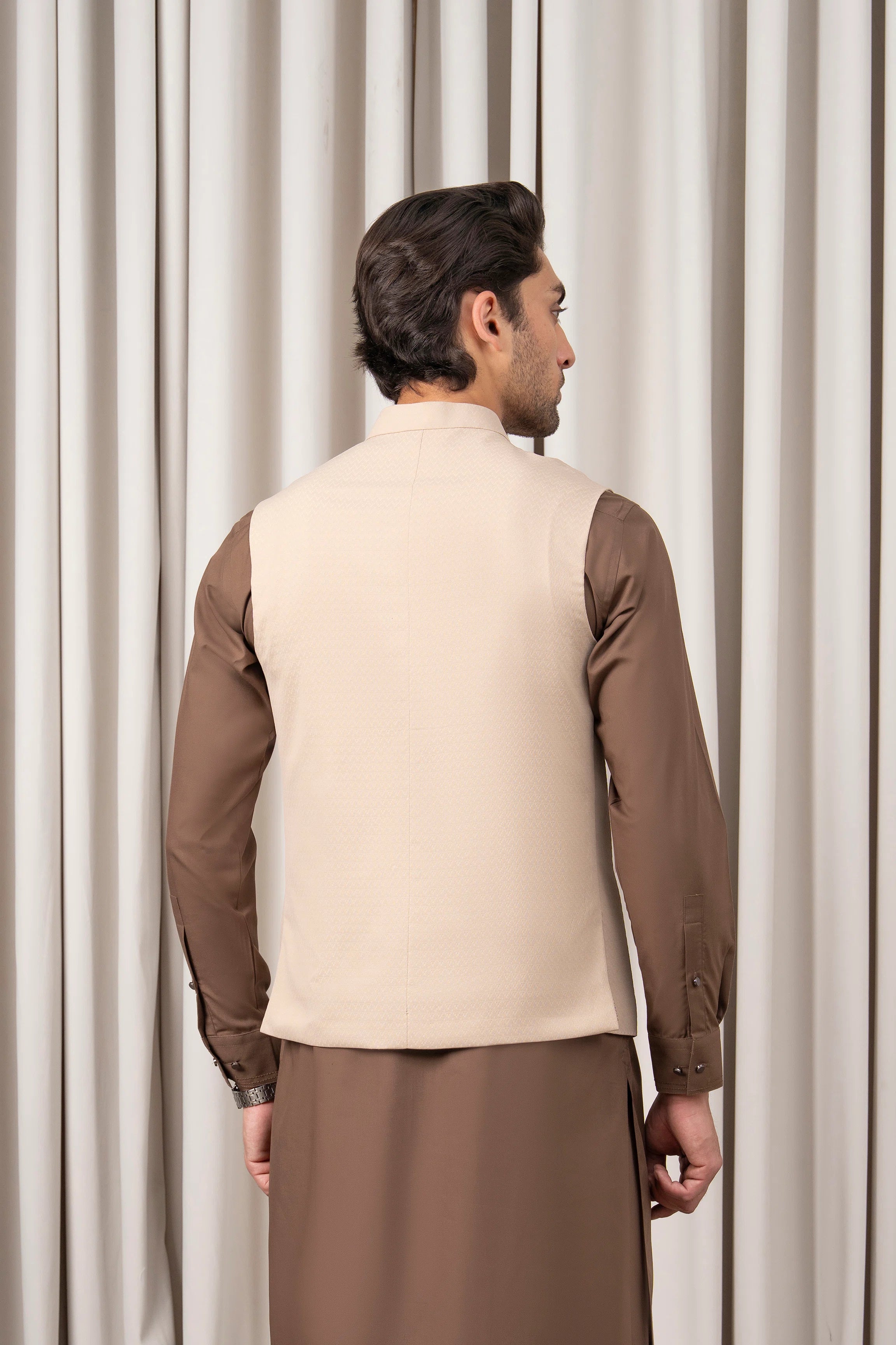 DOBBY TEXTURED WAISTCOAT | SIGNATURE COLLECTION LIGHT BEIGE