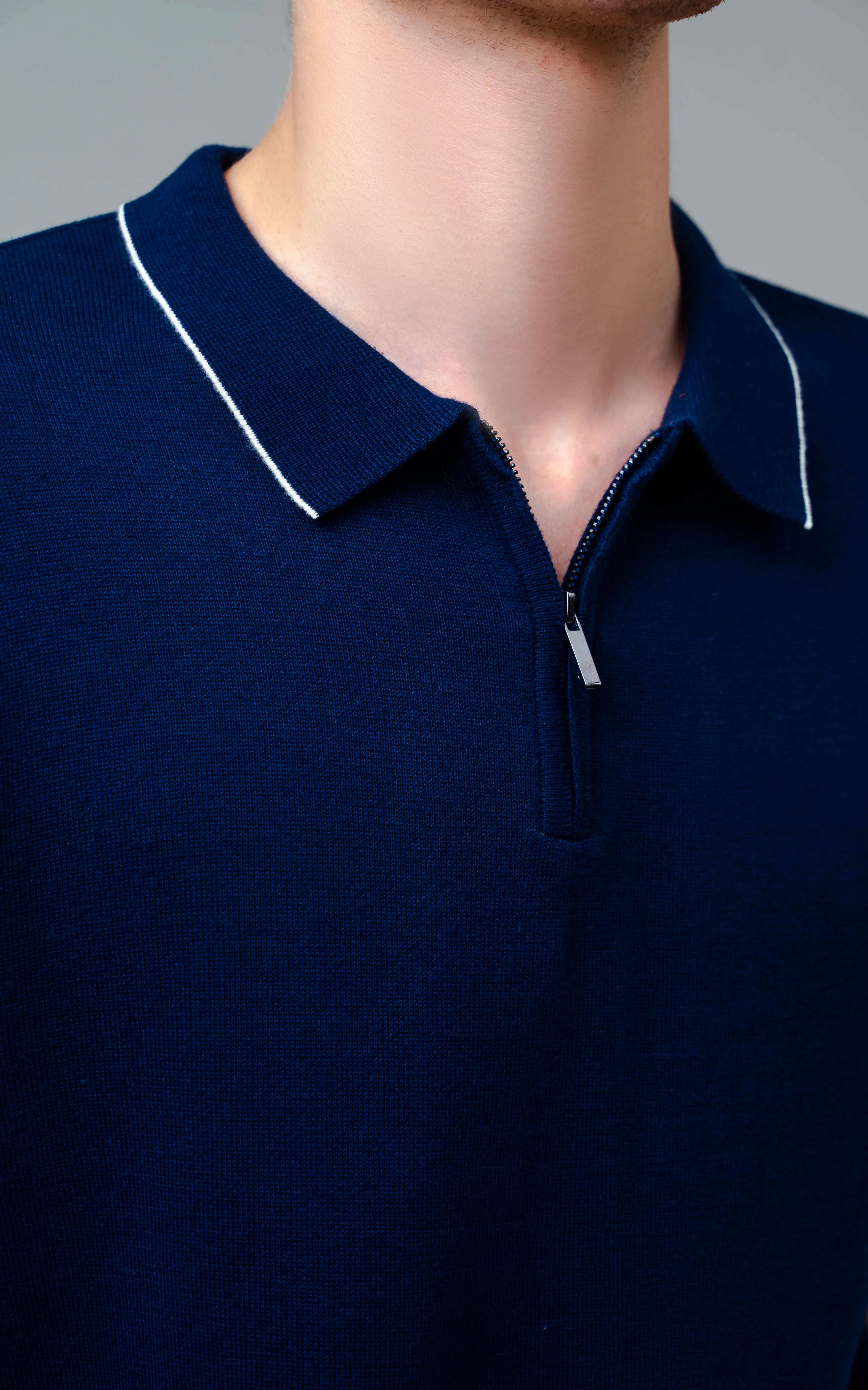 KNITTED TIPPING COLLAR ZIP POLO SHIRT NAVY