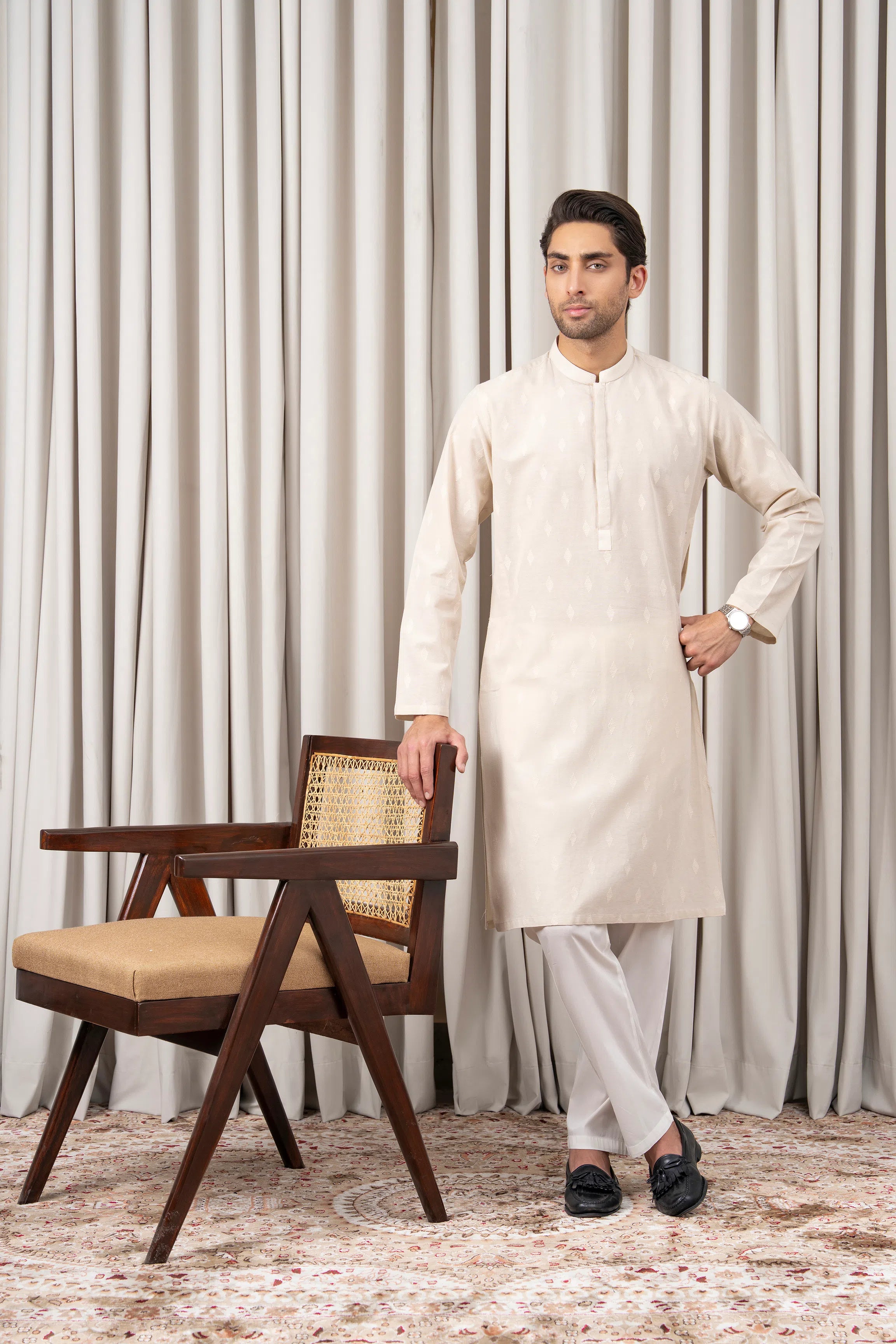 EMBROIDERED KURTA - SIGNATURE COLLECTION CREAM