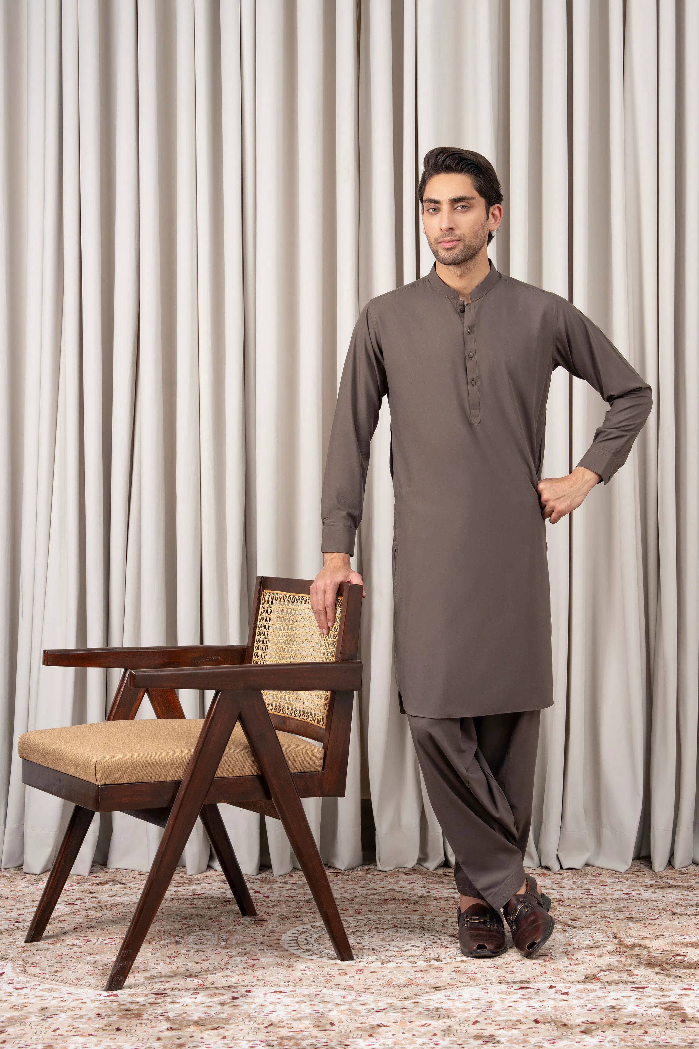 Men's mid-brown kameez shalwar set, long button-front tunic with matching trousers