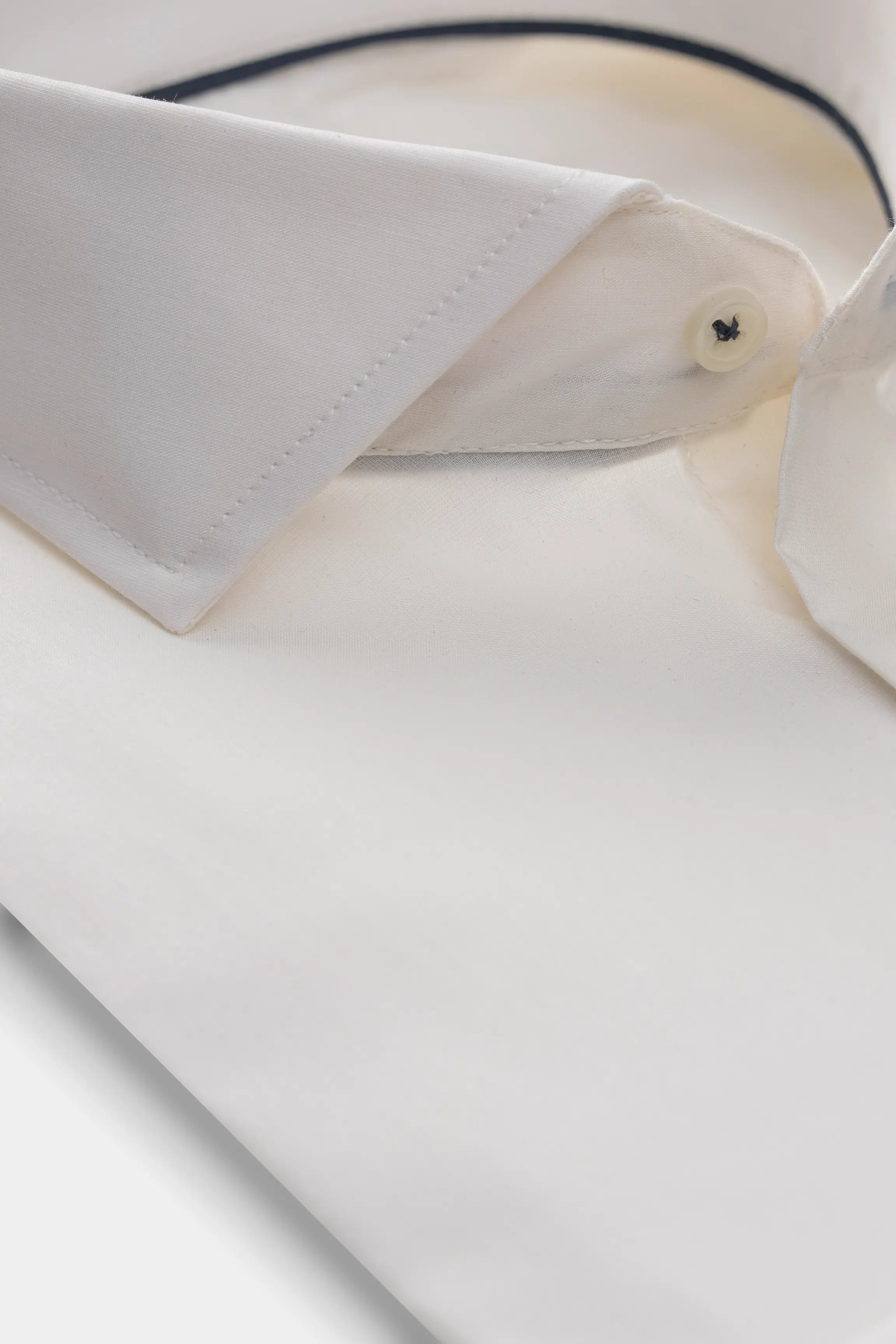 Off-white French collar shirt close-up of collar and round button