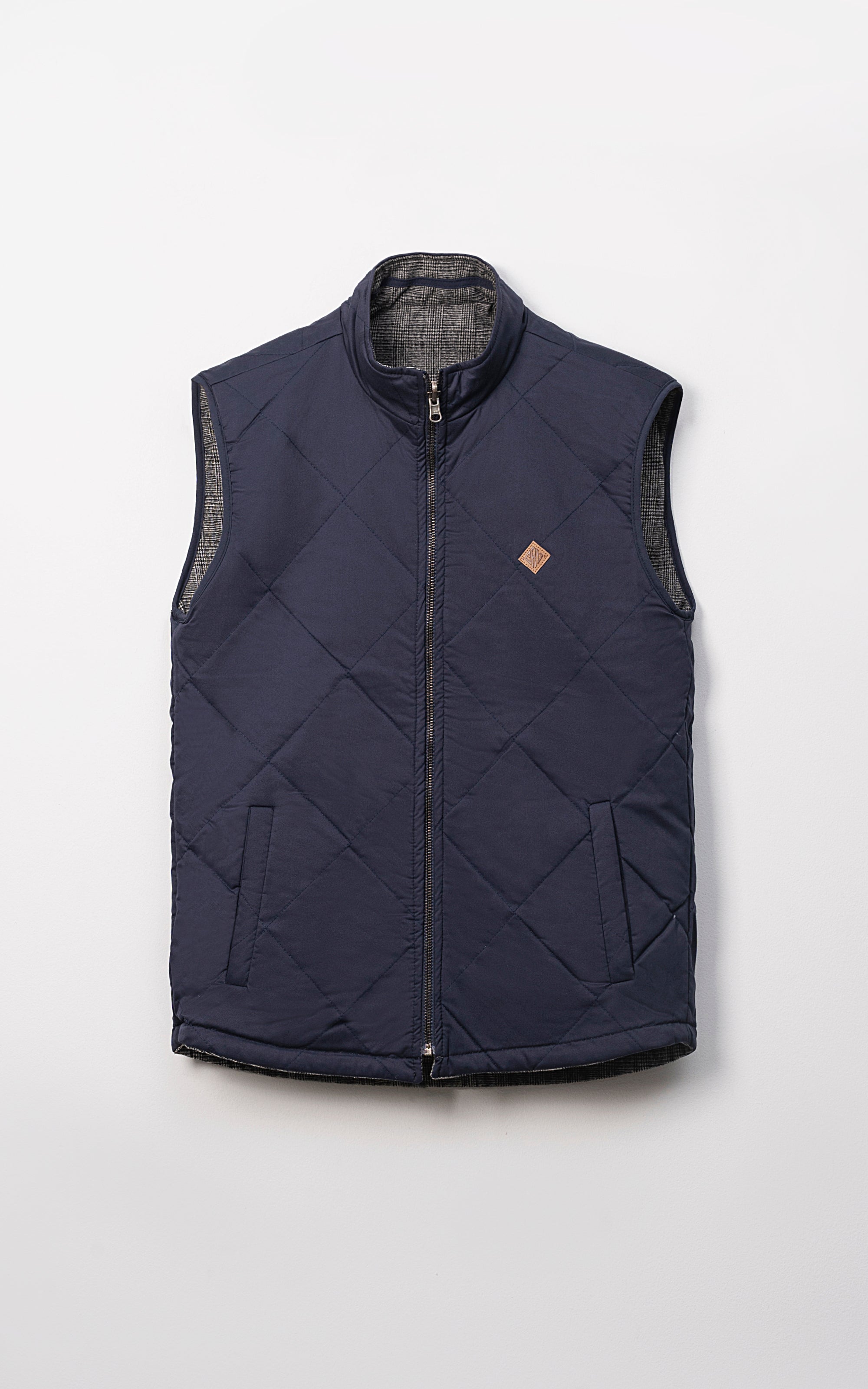 WOOL QUILTED SLEEVELESS REVERSIBLE JACKET BLACK GREY