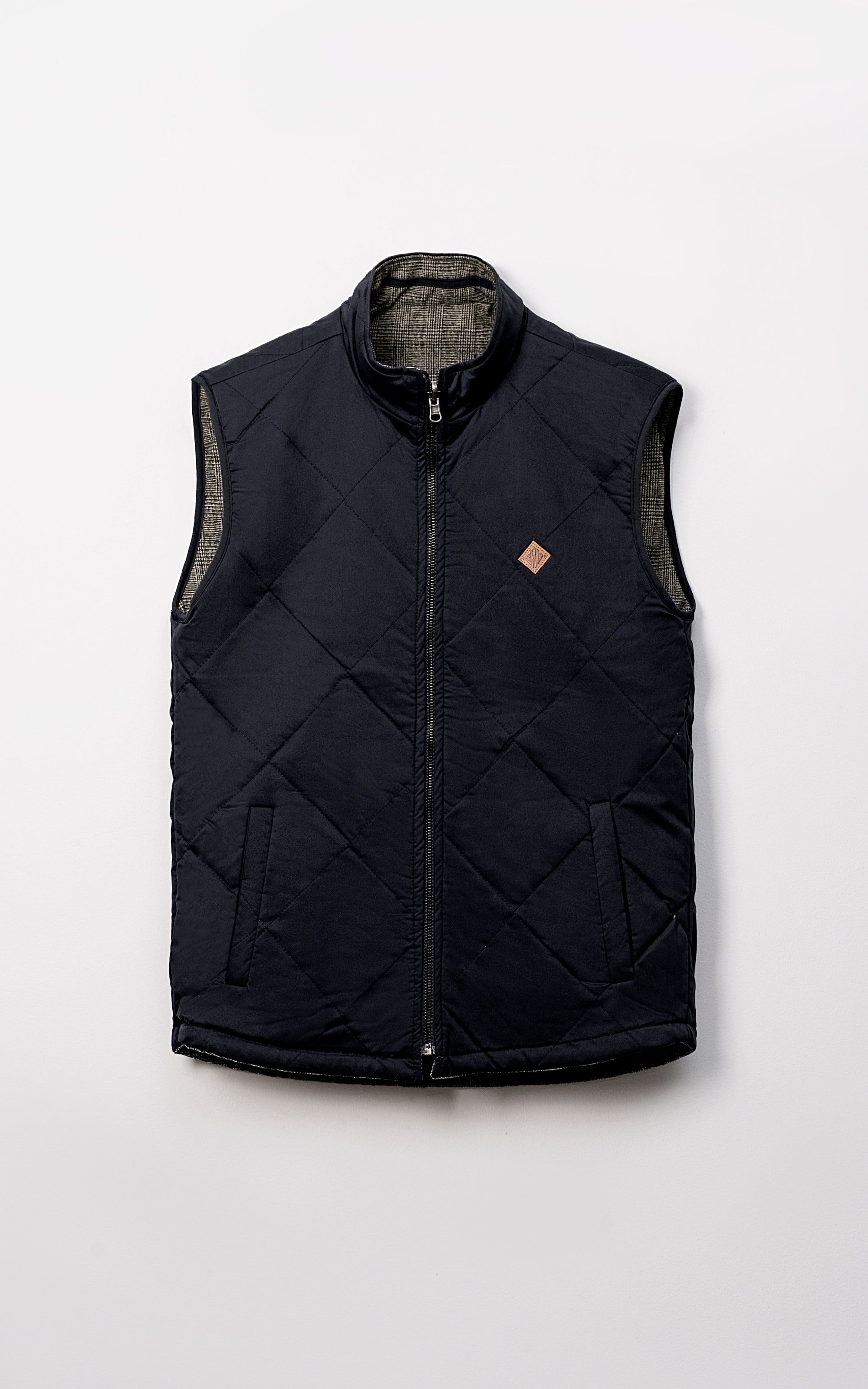 WOOL QUILTED SLEEVELESS REVERSIBLE JACKET GREY CHECK