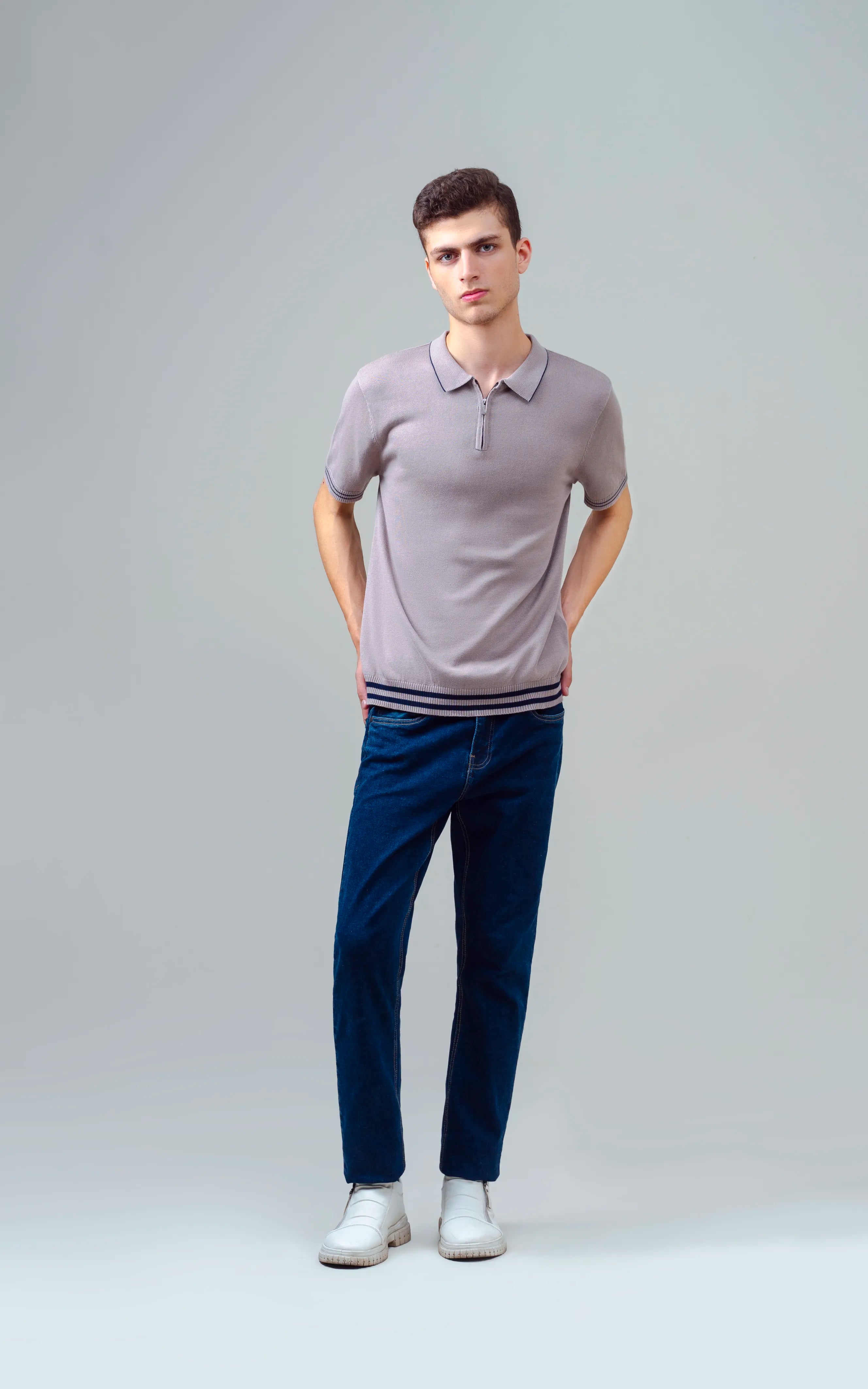 KNITTED TIPPING COLLAR ZIP POLO SHIRT ALMOND